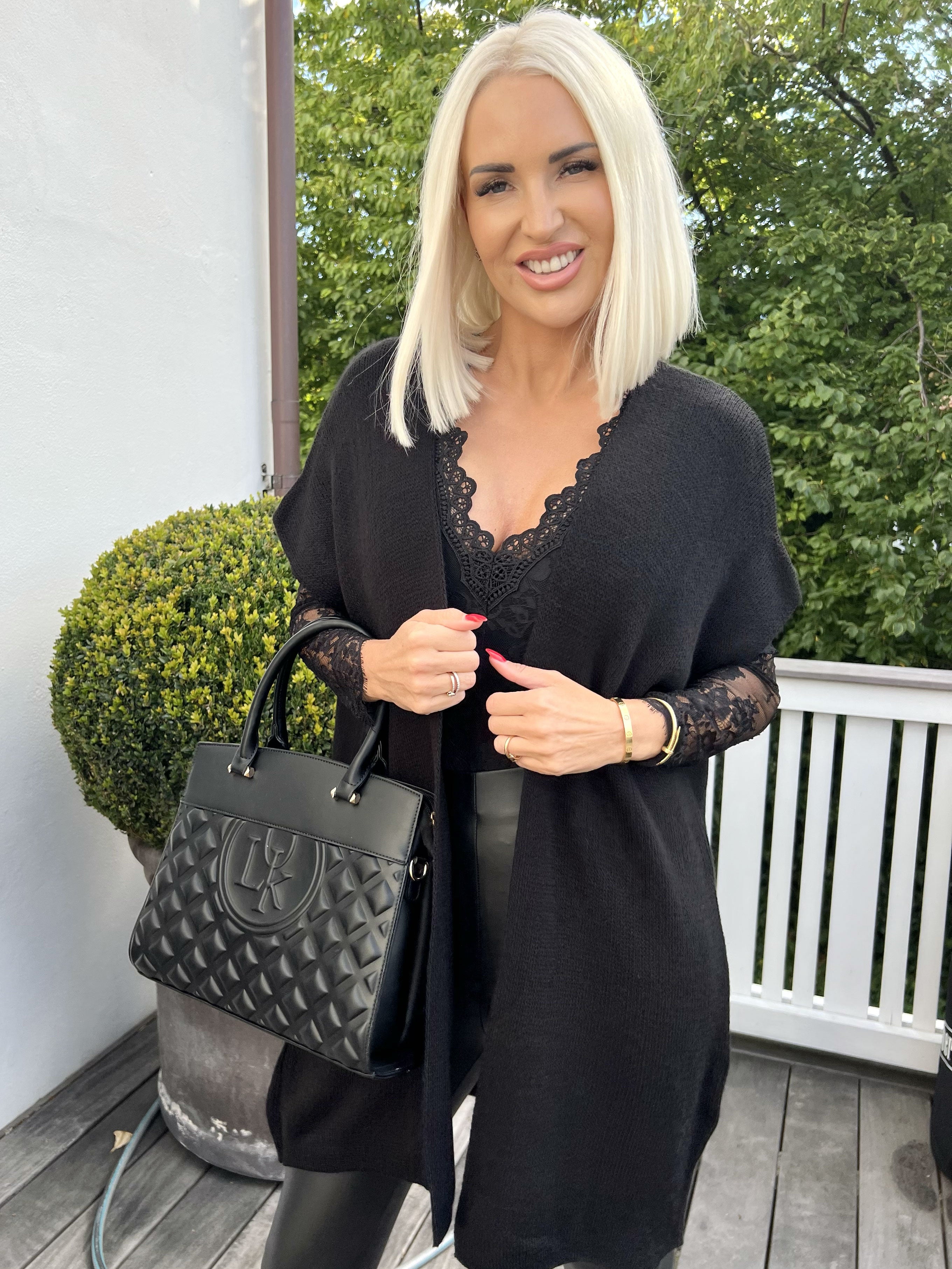 Tilly Plain - Stickad kofta utan ärmar